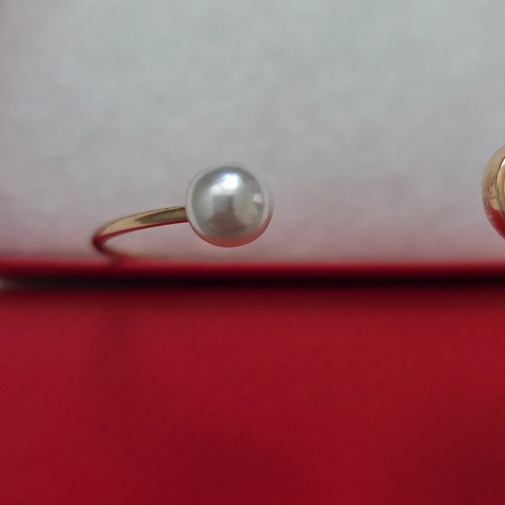 Elegant Gold and Silver Pearl Bracelet